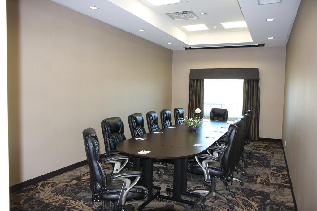 Best Western Plus Okotoks Inn & Suites Exteriör bild