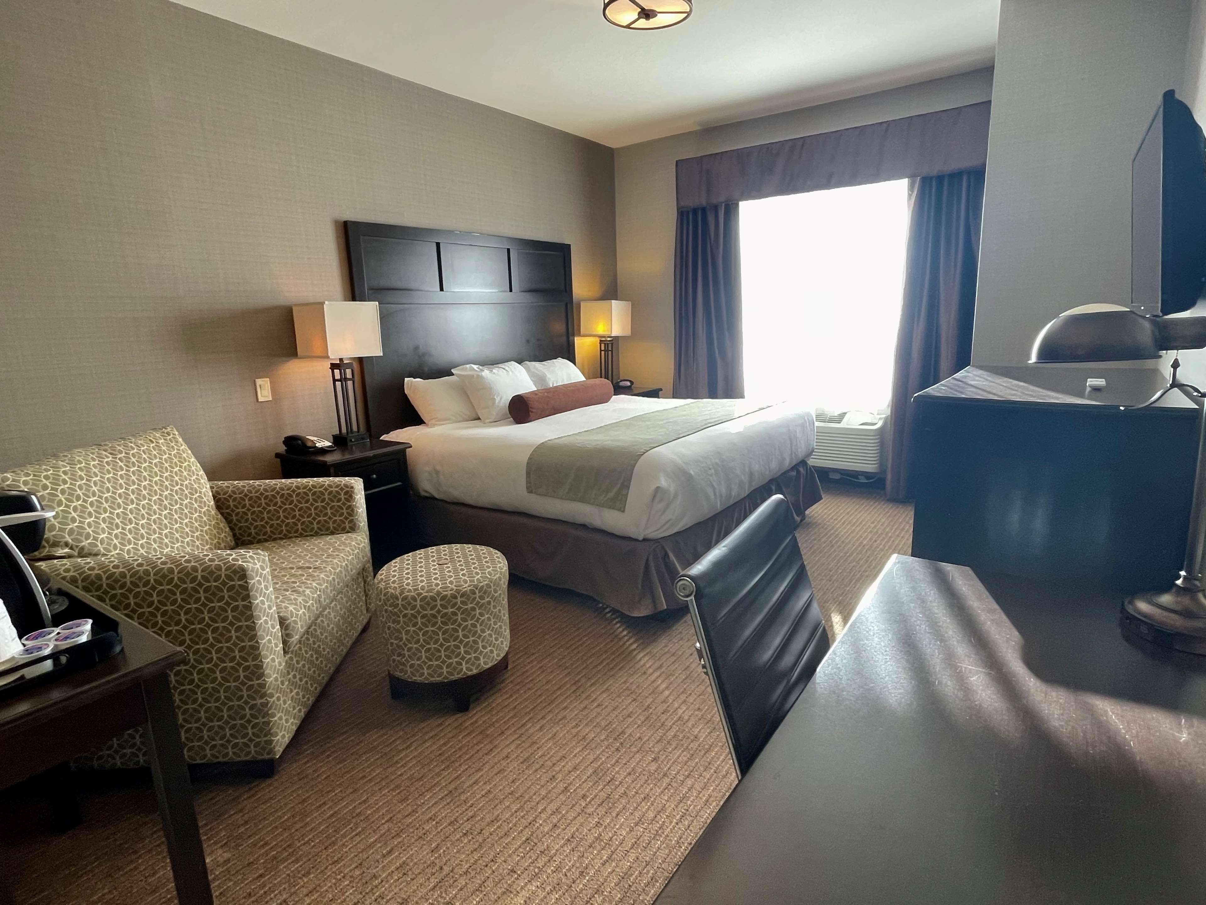 Best Western Plus Okotoks Inn & Suites Exteriör bild
