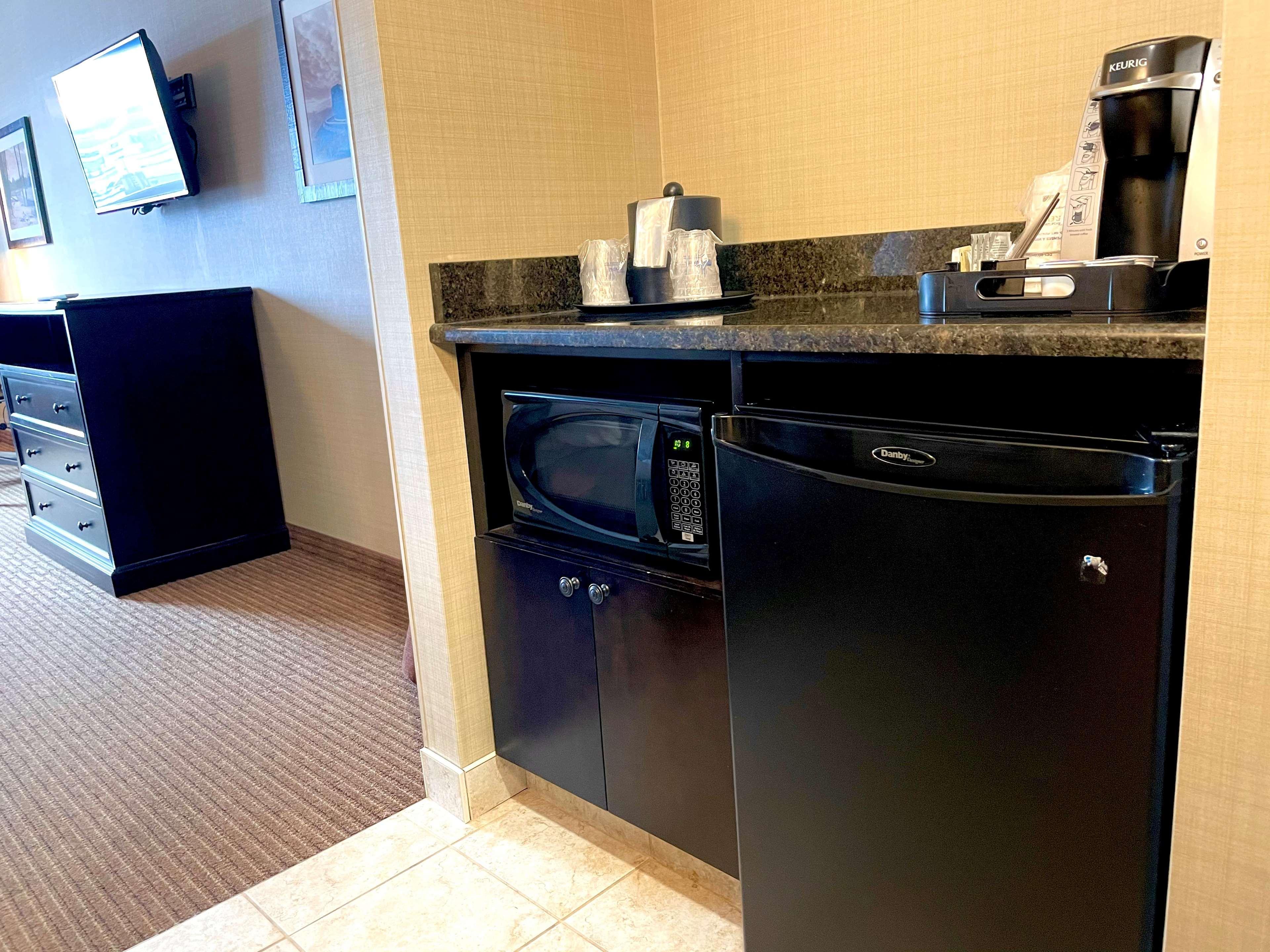 Best Western Plus Okotoks Inn & Suites Exteriör bild