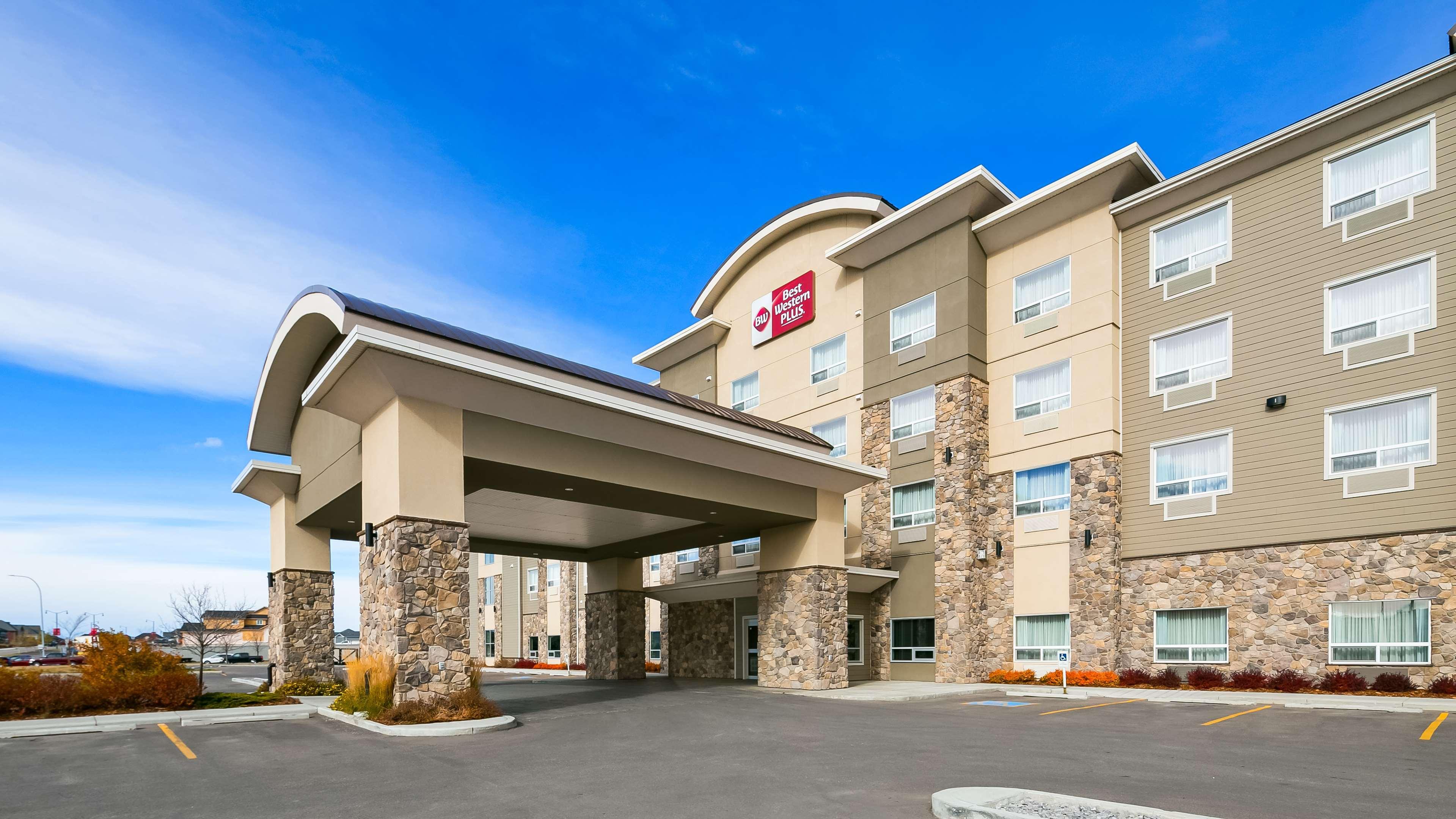 Best Western Plus Okotoks Inn & Suites Exteriör bild