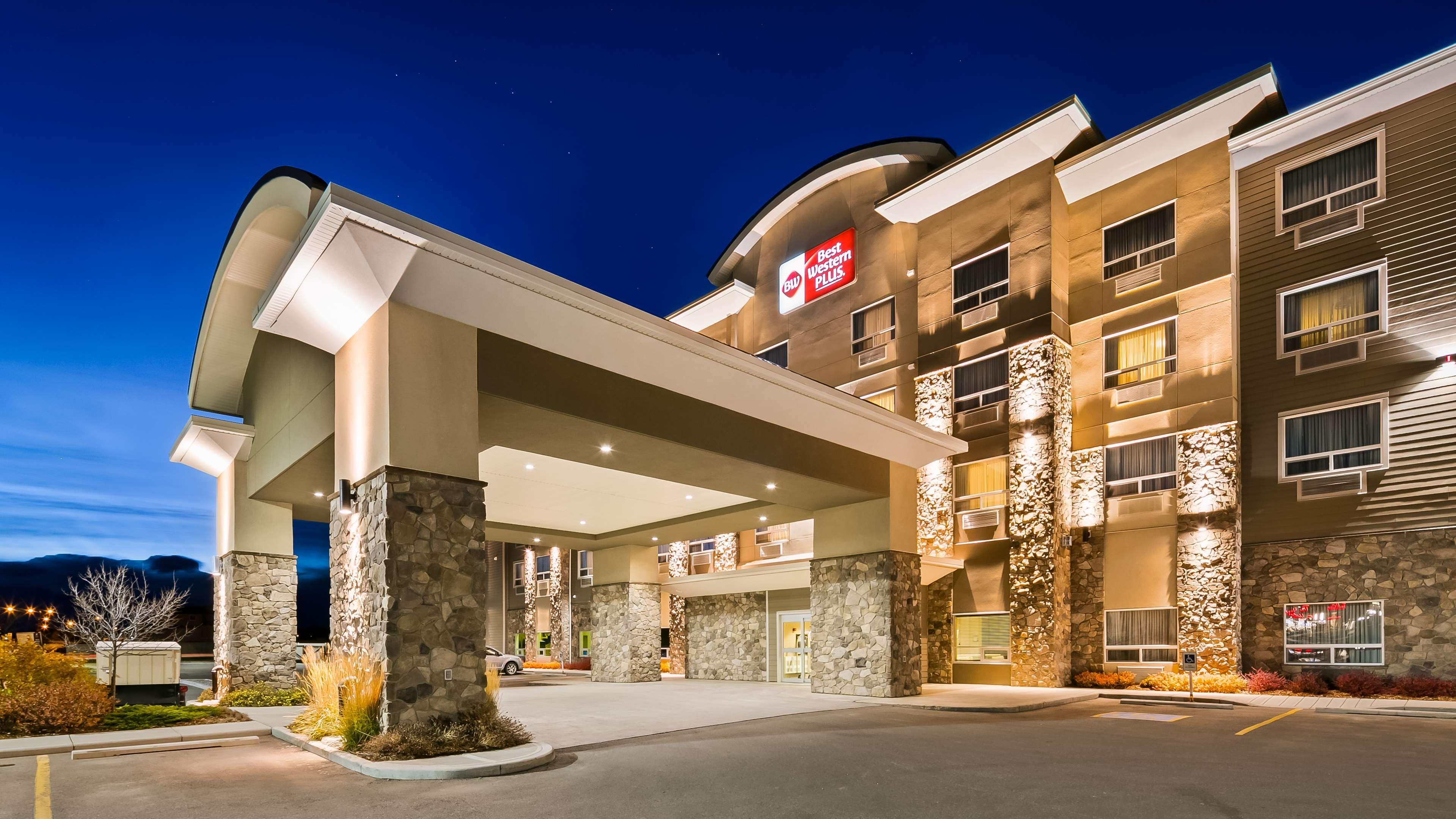 Best Western Plus Okotoks Inn & Suites Exteriör bild