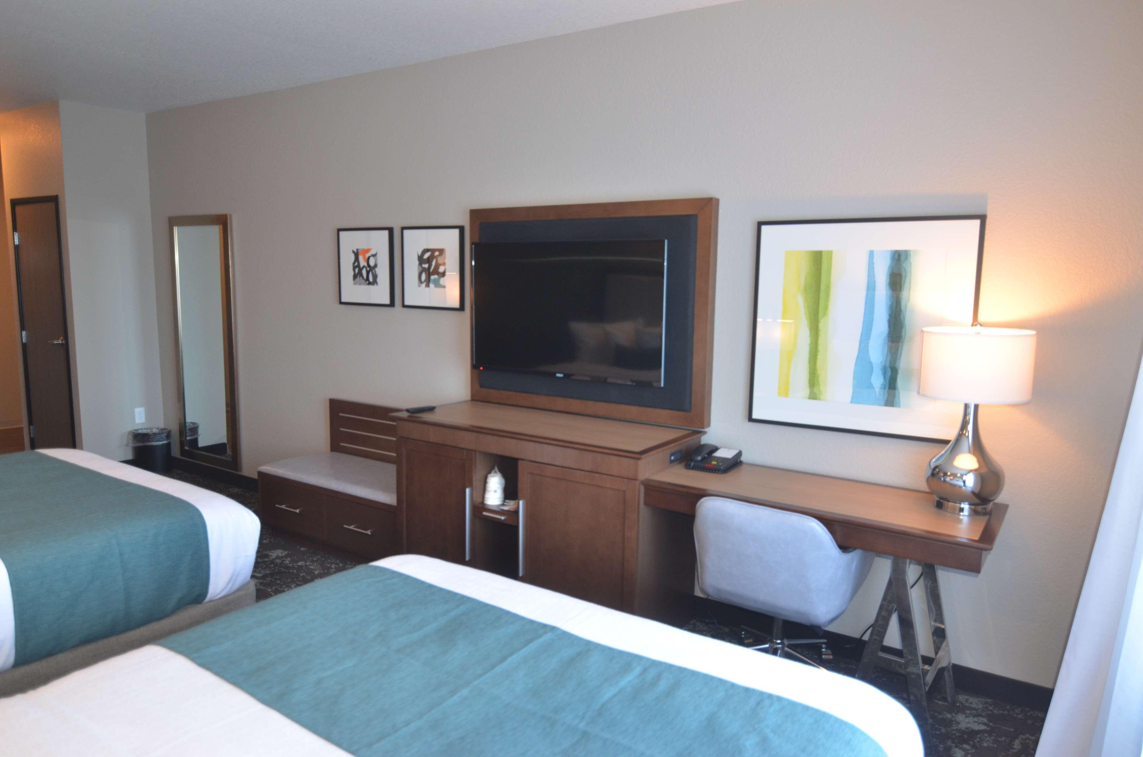 Best Western Plus Okotoks Inn & Suites Exteriör bild